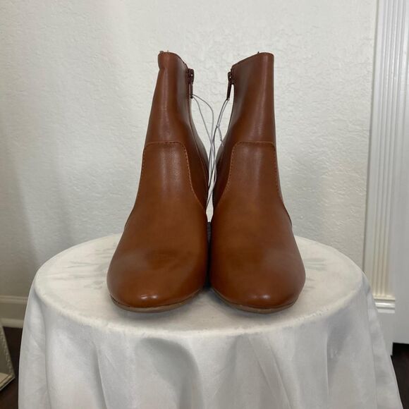 Old Navy NWT Elegant Cognac Brown Faux Leather Heeled Ankle Boots US 7 - Picture 2 of 8